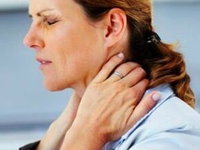 bolovi u vratu kod žene